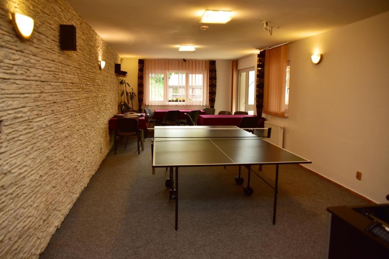 Mikulov v Krusnych Horach Pension U Krbu מראה חיצוני תמונה