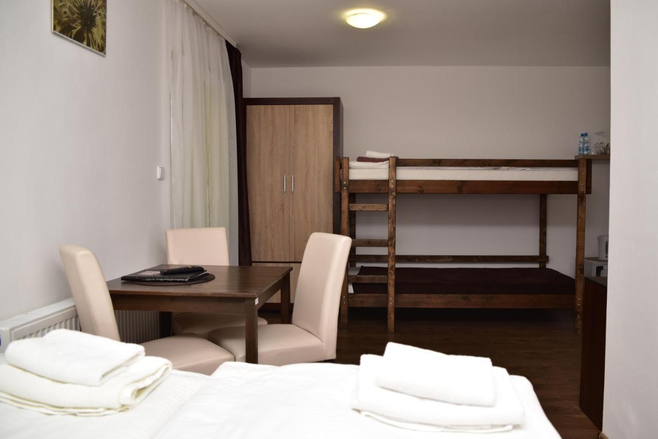 Mikulov v Krusnych Horach Pension U Krbu מראה חיצוני תמונה