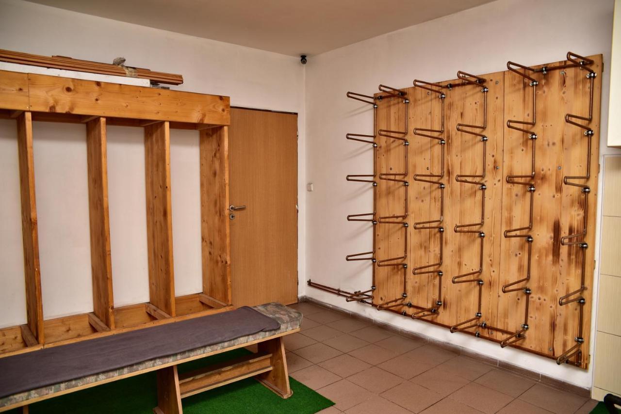 Mikulov v Krusnych Horach Pension U Krbu מראה חיצוני תמונה