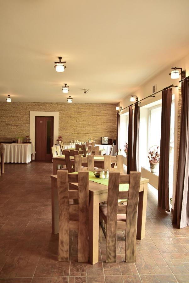 Mikulov v Krusnych Horach Pension U Krbu מראה חיצוני תמונה