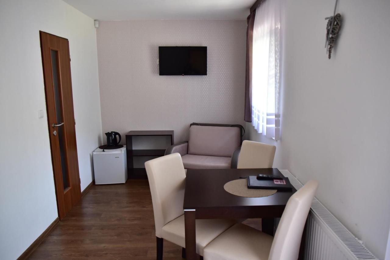 Mikulov v Krusnych Horach Pension U Krbu מראה חיצוני תמונה