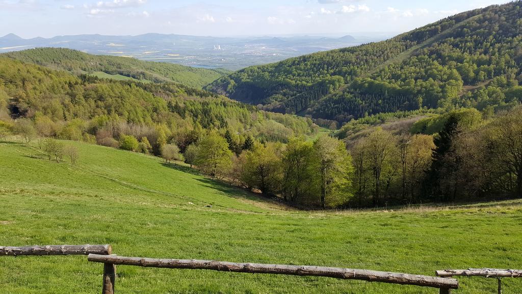 Mikulov v Krusnych Horach Pension U Krbu מראה חיצוני תמונה