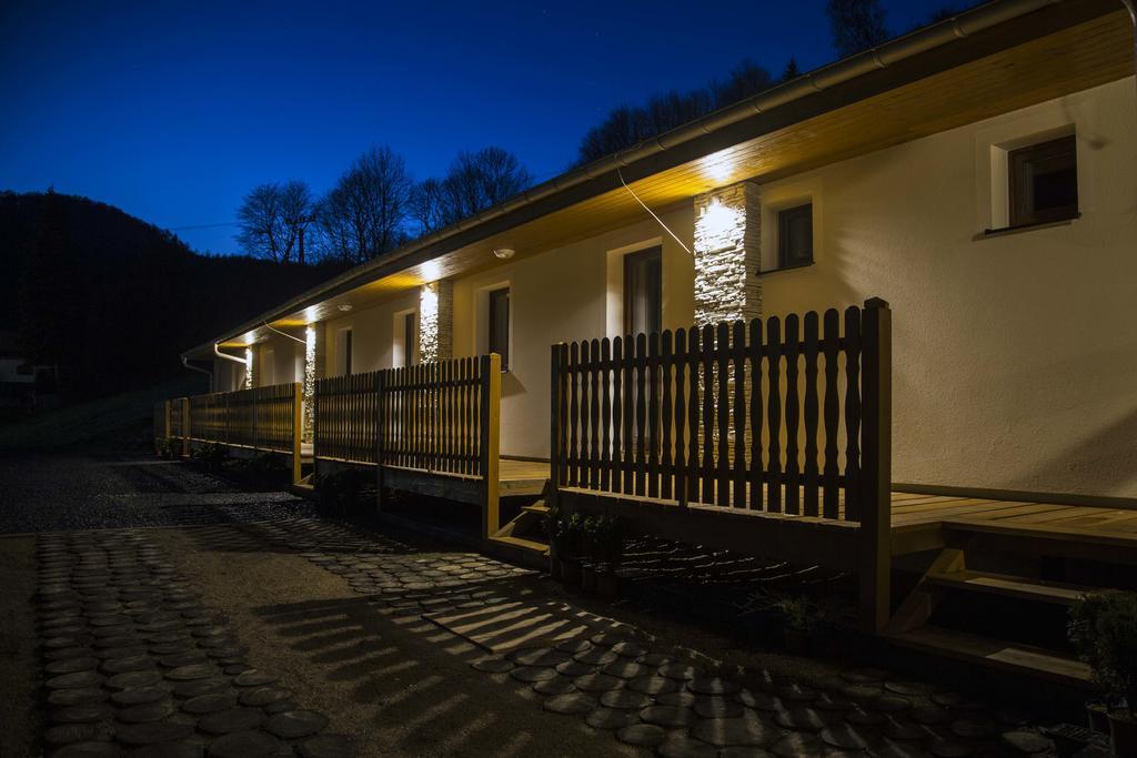 Mikulov v Krusnych Horach Pension U Krbu מראה חיצוני תמונה